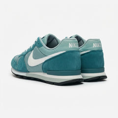 NIKE (MD Runner 2)