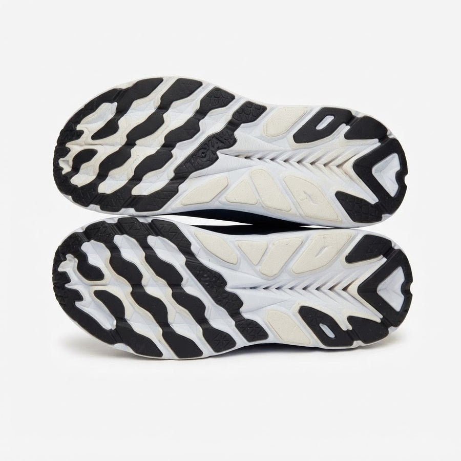 HOKA  (CLIFTON 8 )